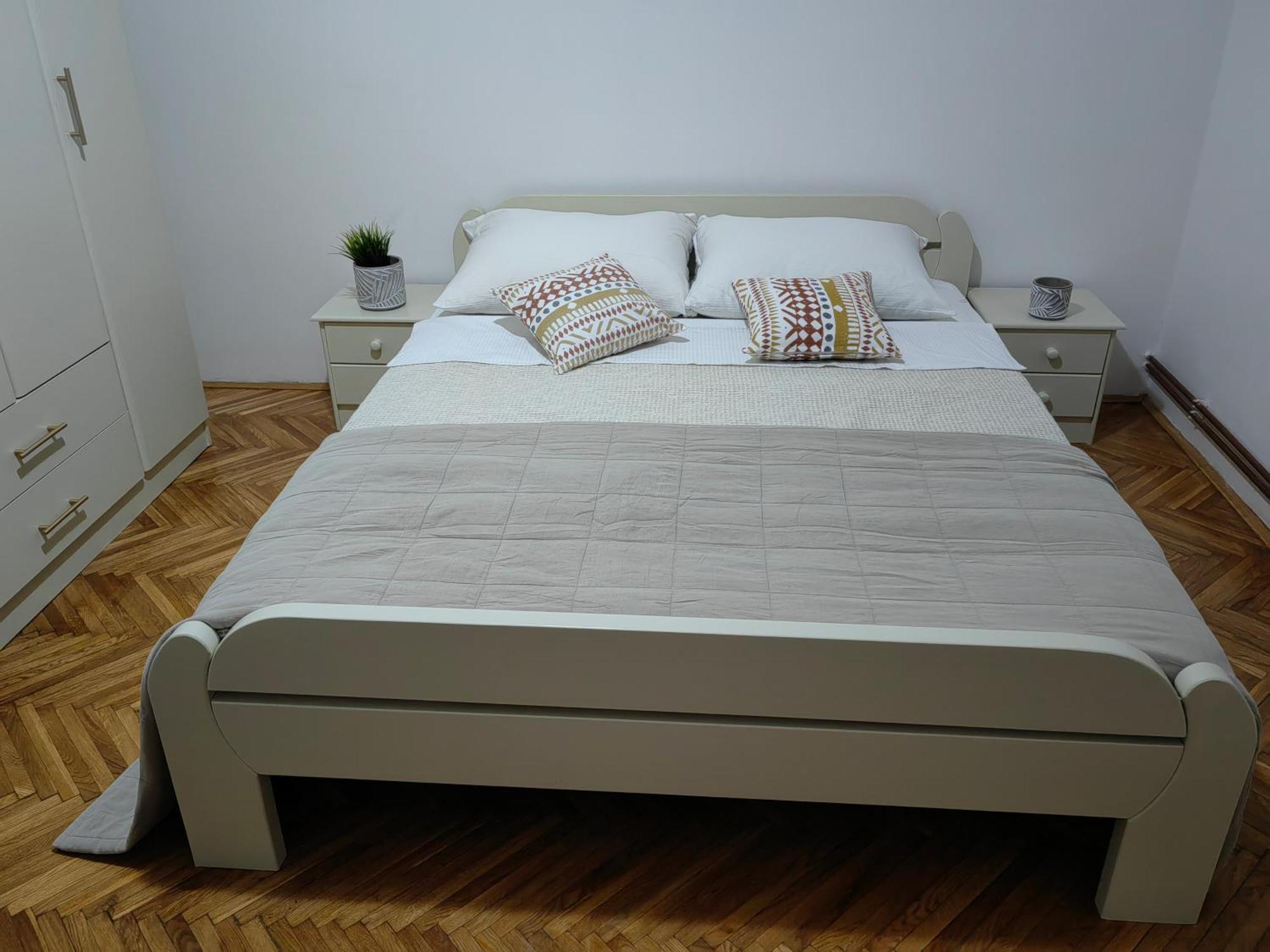 Orient Apartman Sremska Kamenica Bagian luar foto