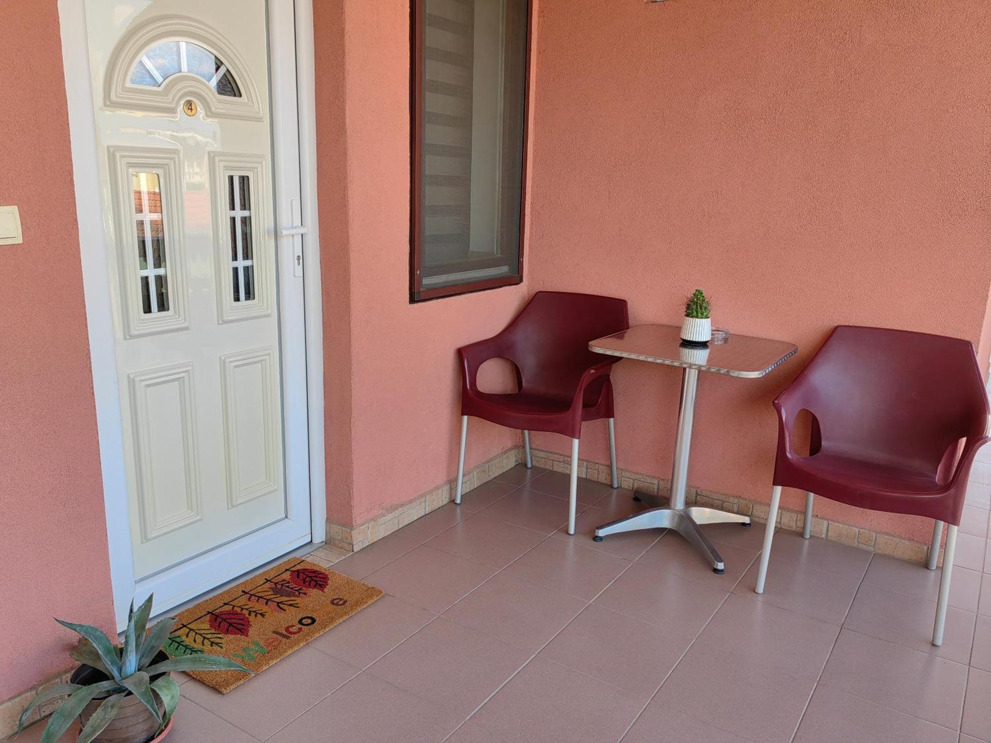 Orient Apartman Sremska Kamenica Bagian luar foto