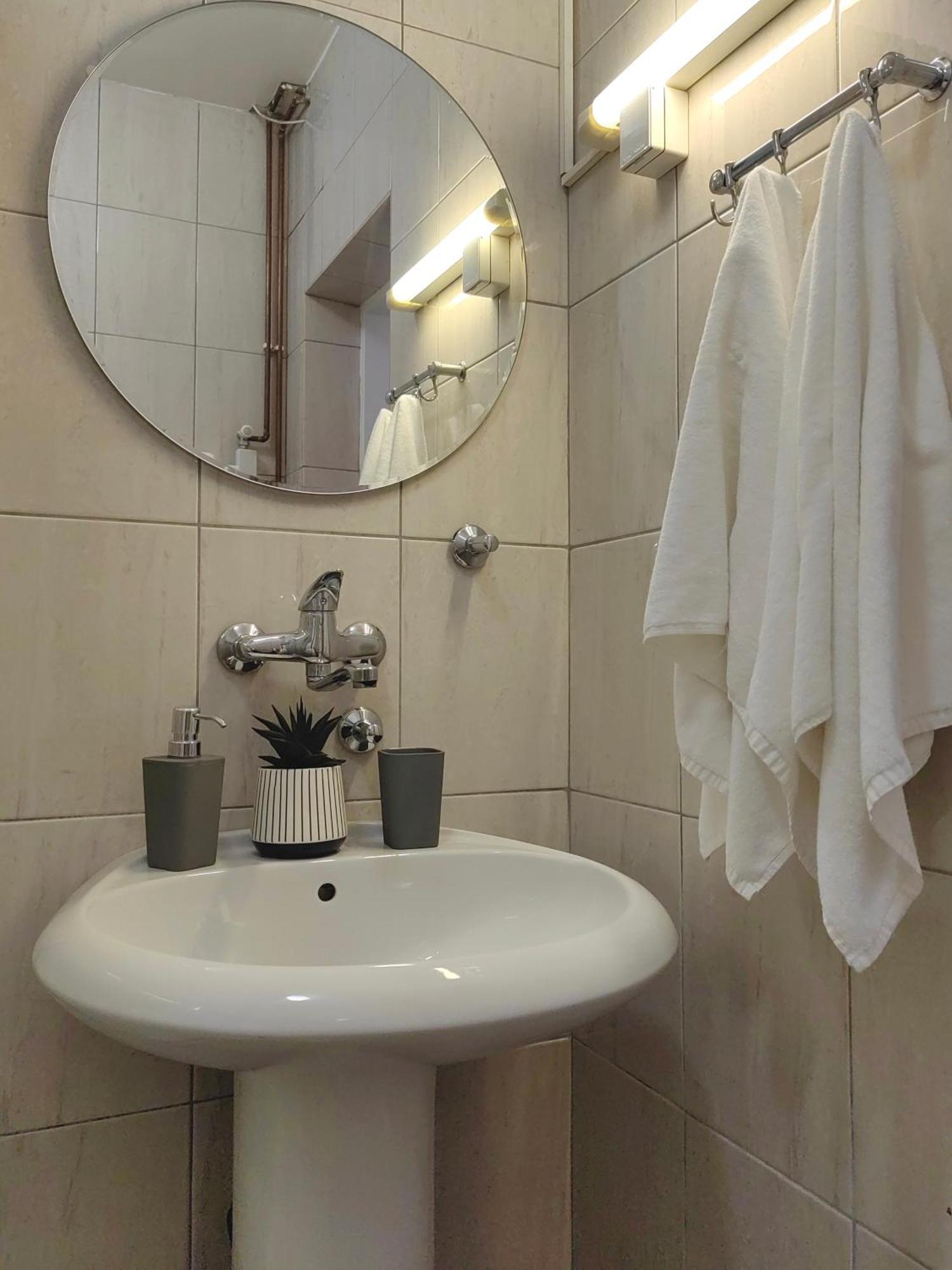 Orient Apartman Sremska Kamenica Bagian luar foto